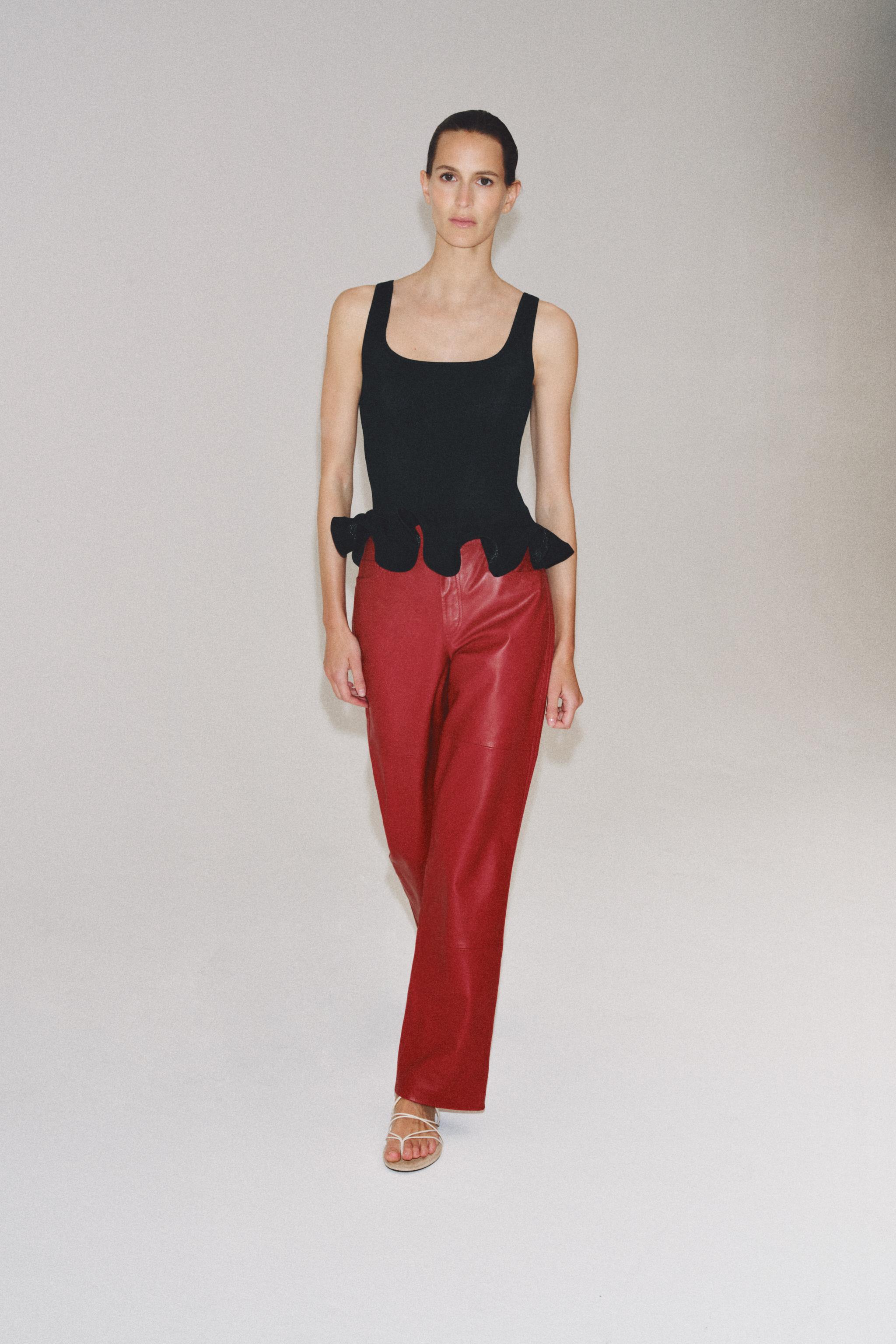 WAVE HEM KNIT TOP